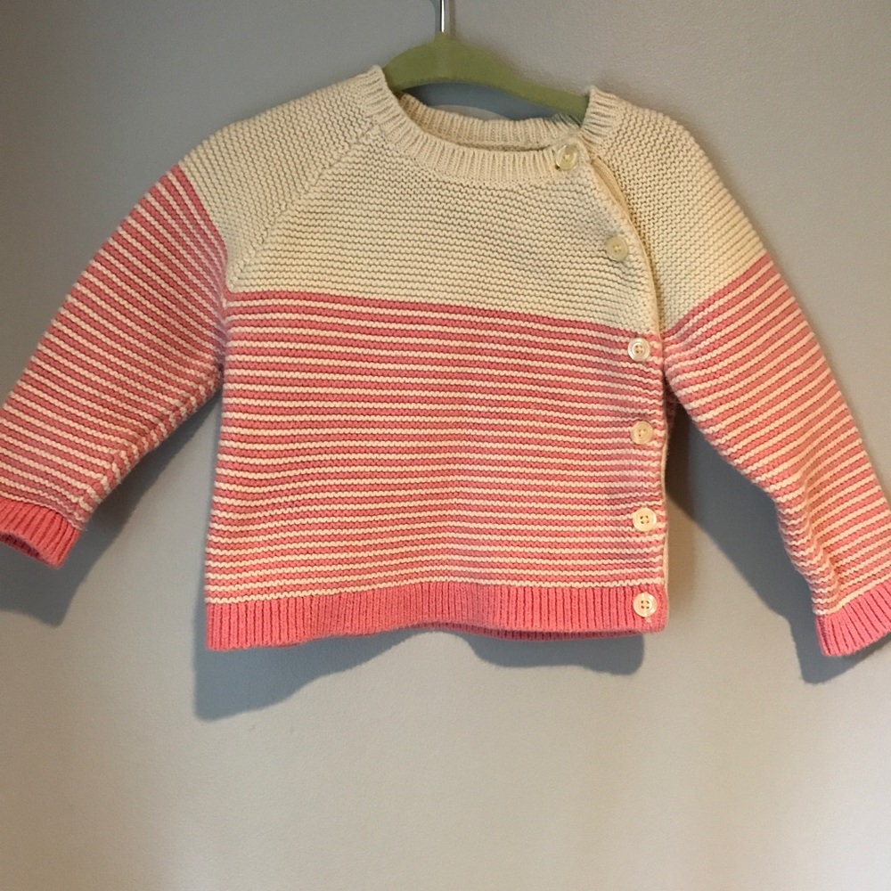 GAP sweater